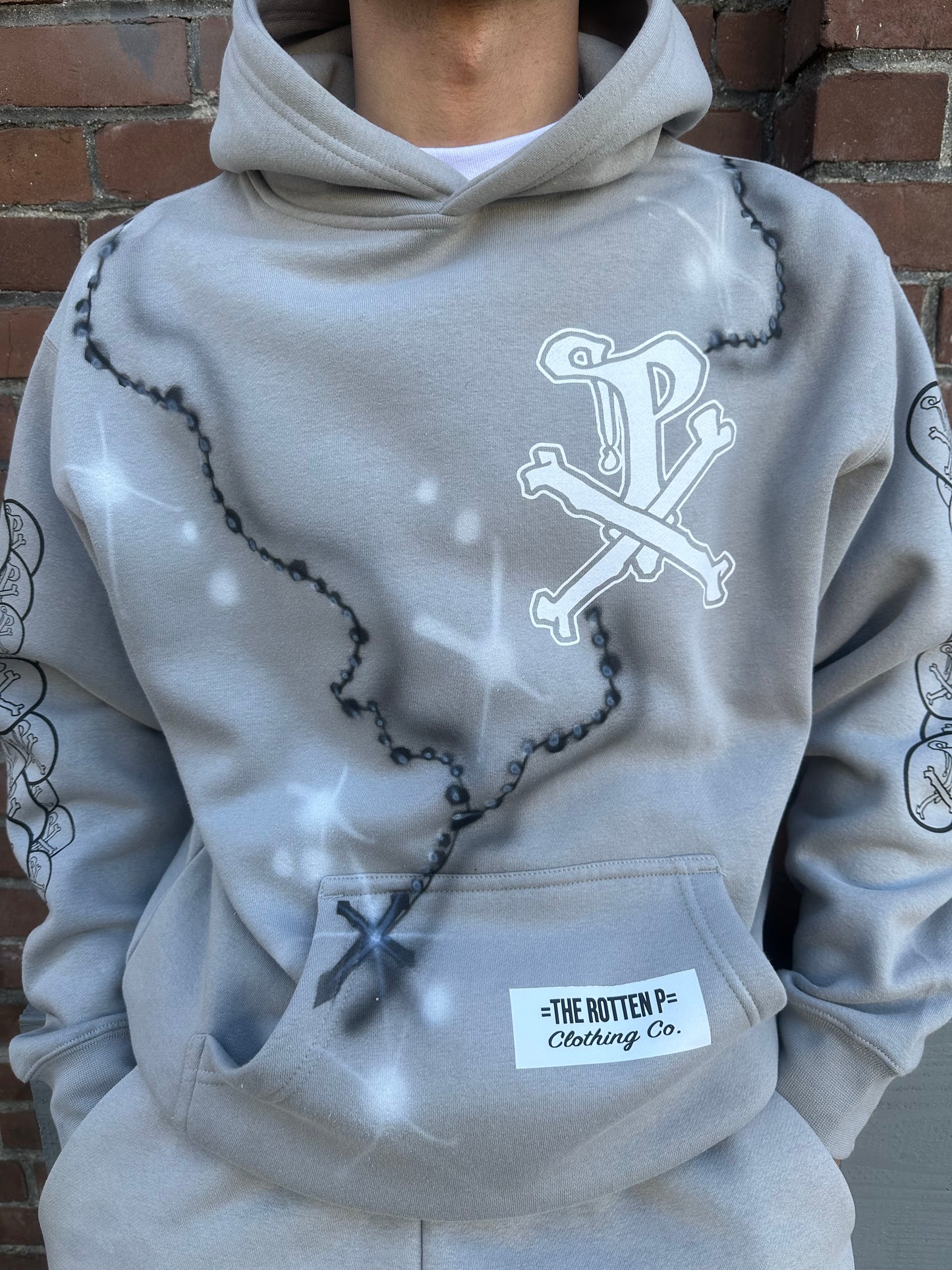 “FLOATING ROSARY” hoodie